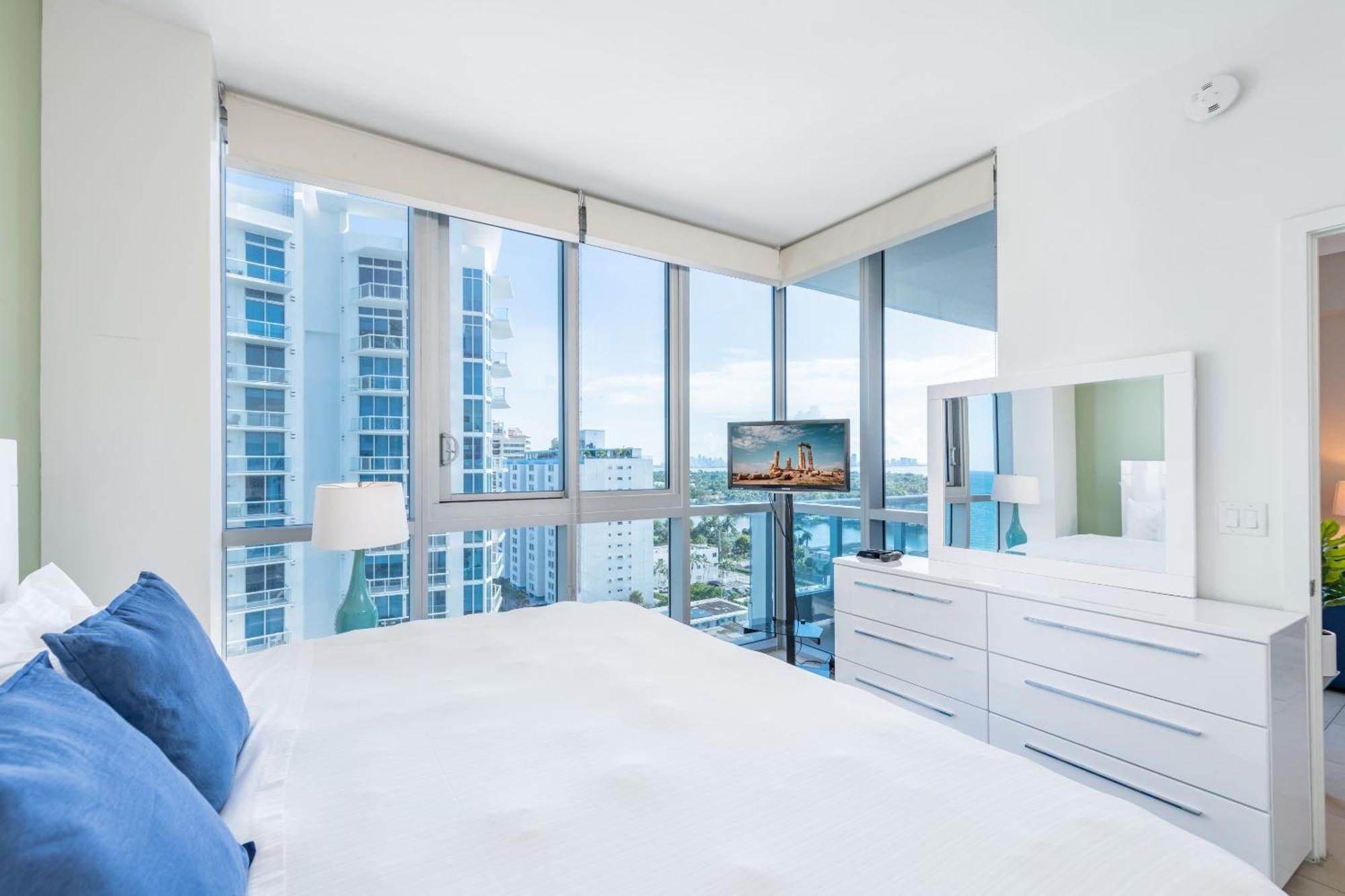 Bluebird Suites Monte Carlo Miami Beach Room photo