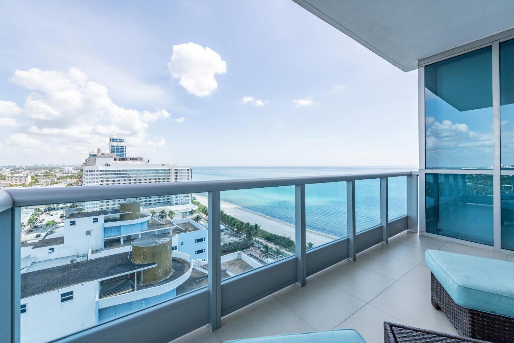 Bluebird Suites Monte Carlo Miami Beach Room photo